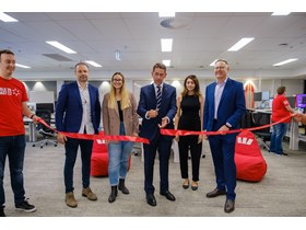 Queensland Treasurer Cameron Dick, Westpac Chief Executive Consumer & Business Banking Chris de Bruin and Westpac CIO Paul Bari with some of the Westpac team who will be working at the company's new Gold Coast hub.