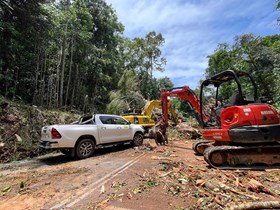 Road Crews on the Palmerston Highway