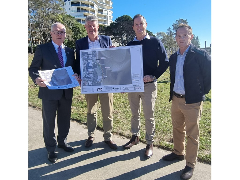 Sport Minister Stirling Hinchliffe with Member for Caloundra Jason Hunt, Sunshine Coast Mayor Mark Jamieson and Cr Terry Landsberg at Golden Beach.me 