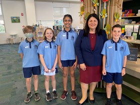 Education Minister Grace Grace touring the new resource centre at West End State School with school captains. Pictured (L-R): Leo Marsh, Kayla Semple, Avni Singh, Minister Grace and Zahn Zischke.