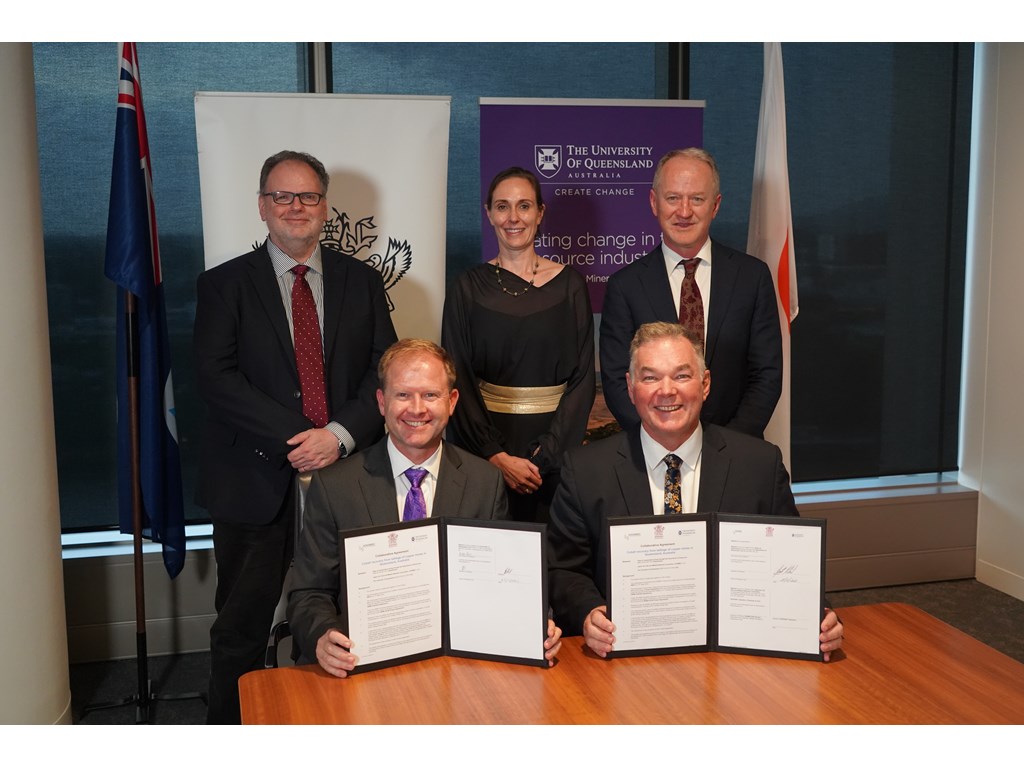 Director of the University of Queensland's Sustainable Minerals Institute Professor Neville Plint and Minister for Resources Scott Stewart just after signing the agreement. Joined by (L-R) the University of Queensland's Professor Rick Valenta, and the Department of Resources' Dr Helen Degeling and Tony Knight. JOGMEC delegates who joined via video conference not pictured.